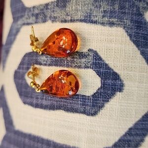 Natural amber drop earrings.